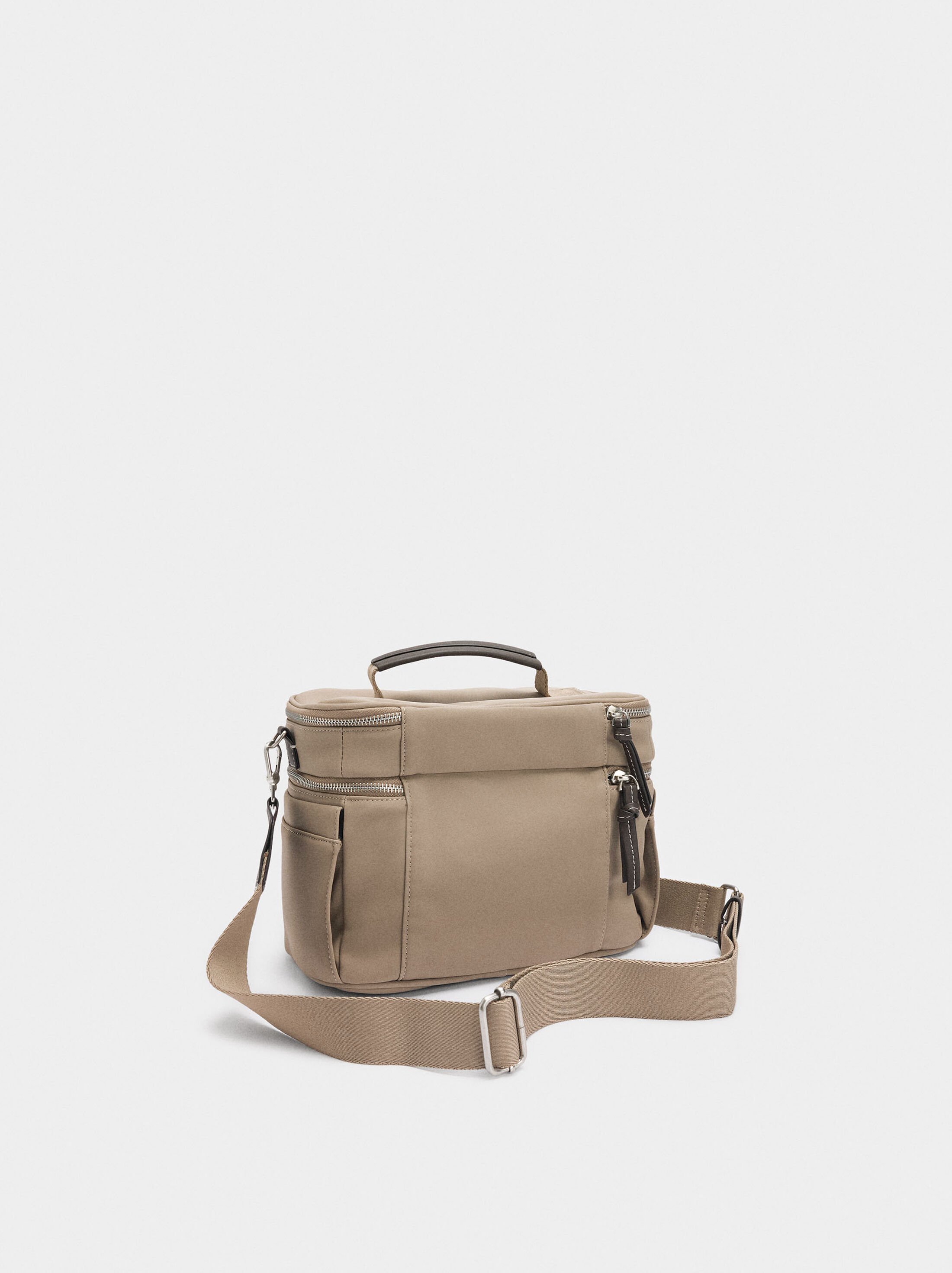 Plain lunch bag with nylon effect image number 2.0