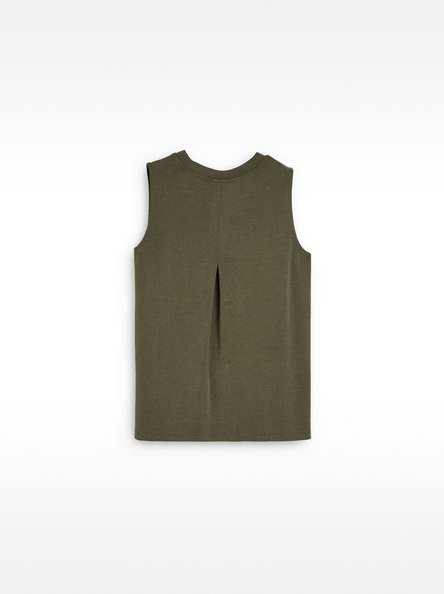 Plain top with pleat