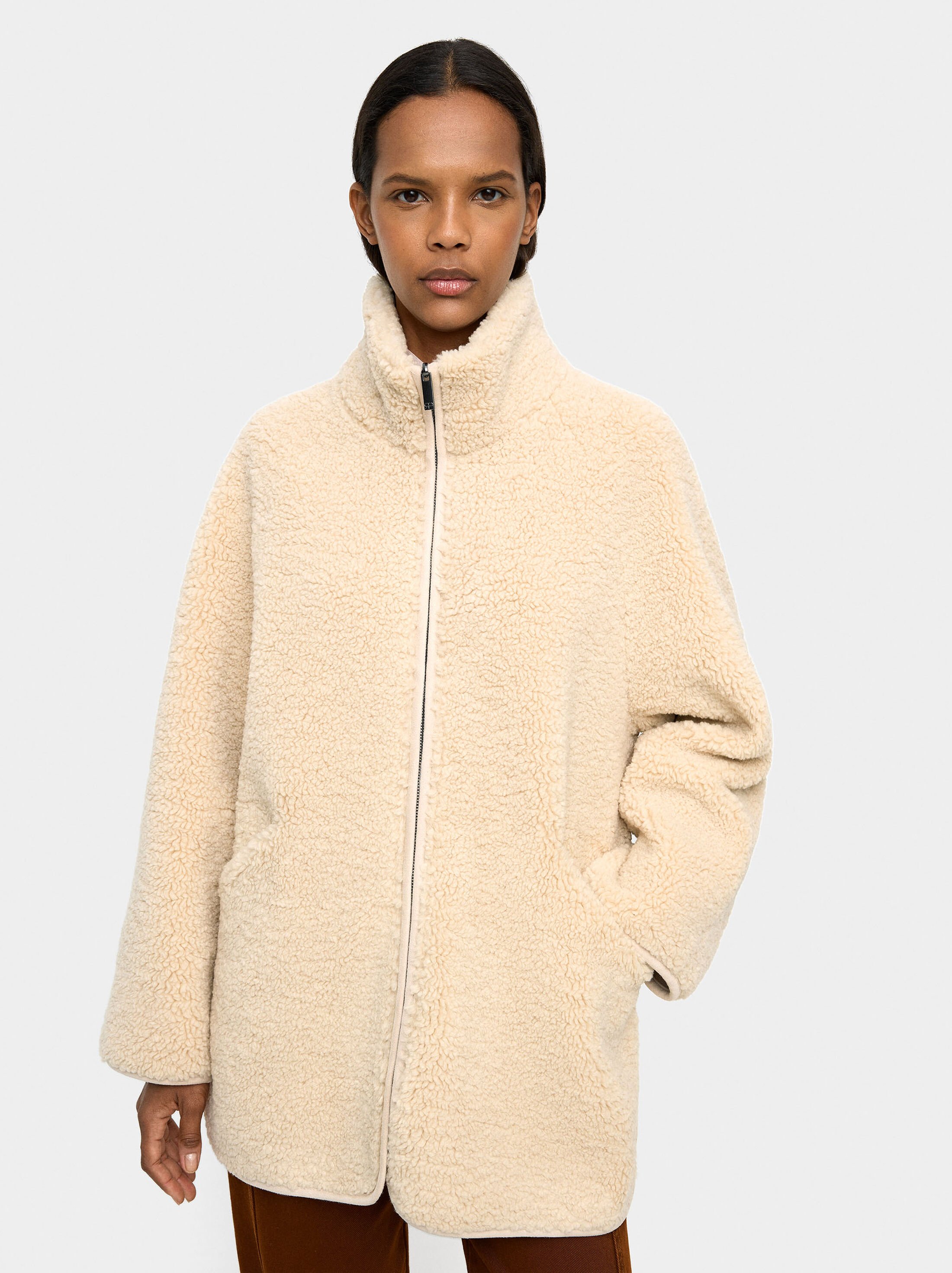 Reversible jacket with sherpa effect image number 1.0