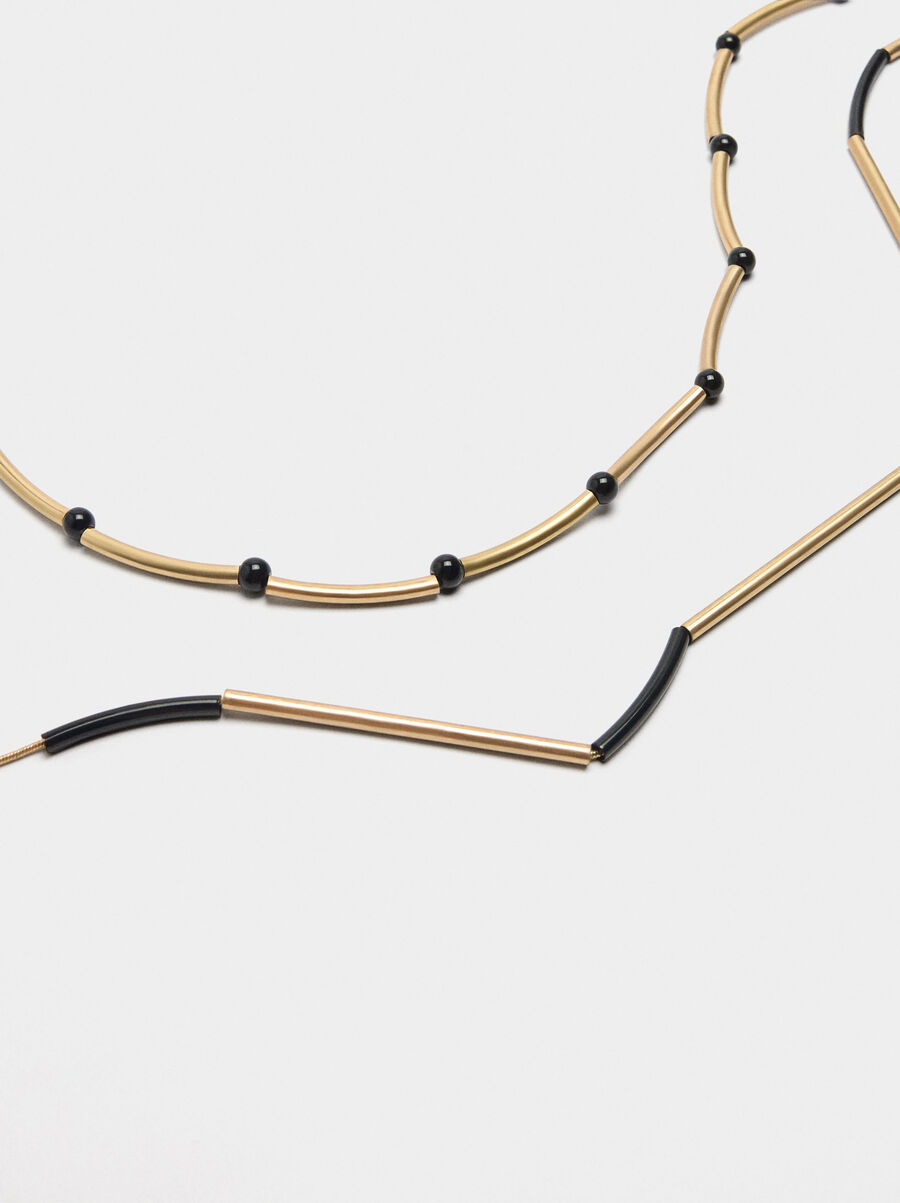 Collar con abalorios de resina