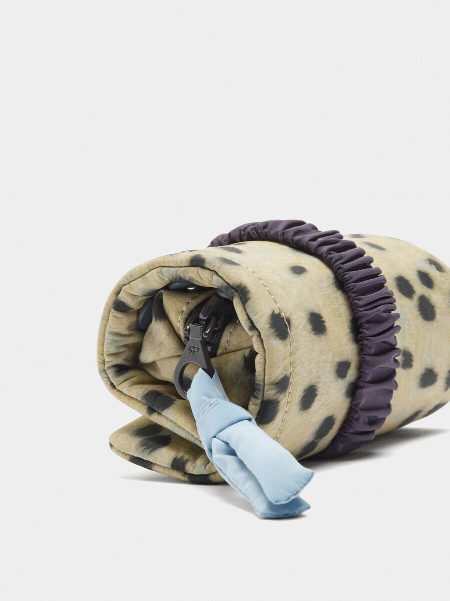 Jewellery roll in animal-print nylon