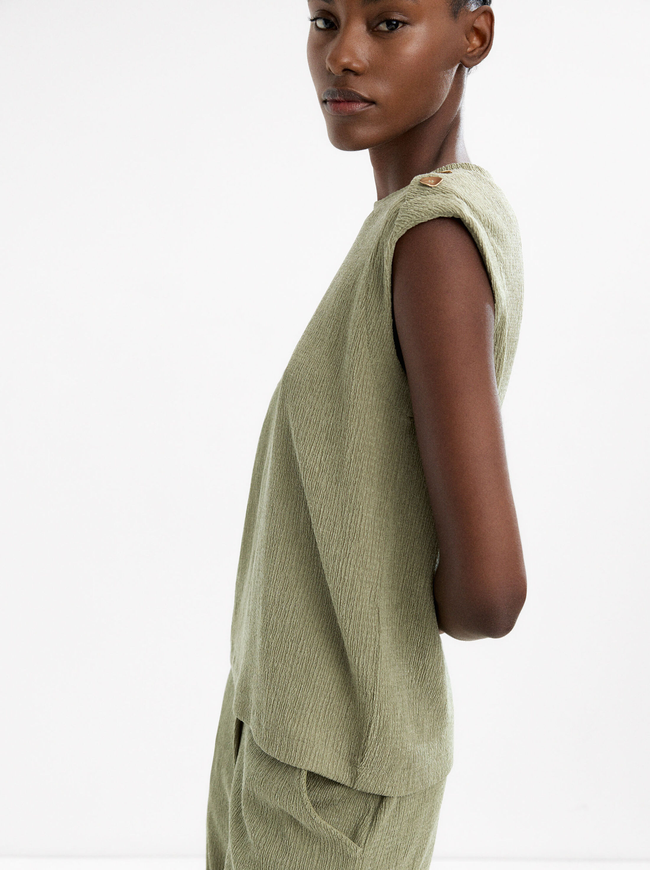 Top with buttons and texture image number 1.0