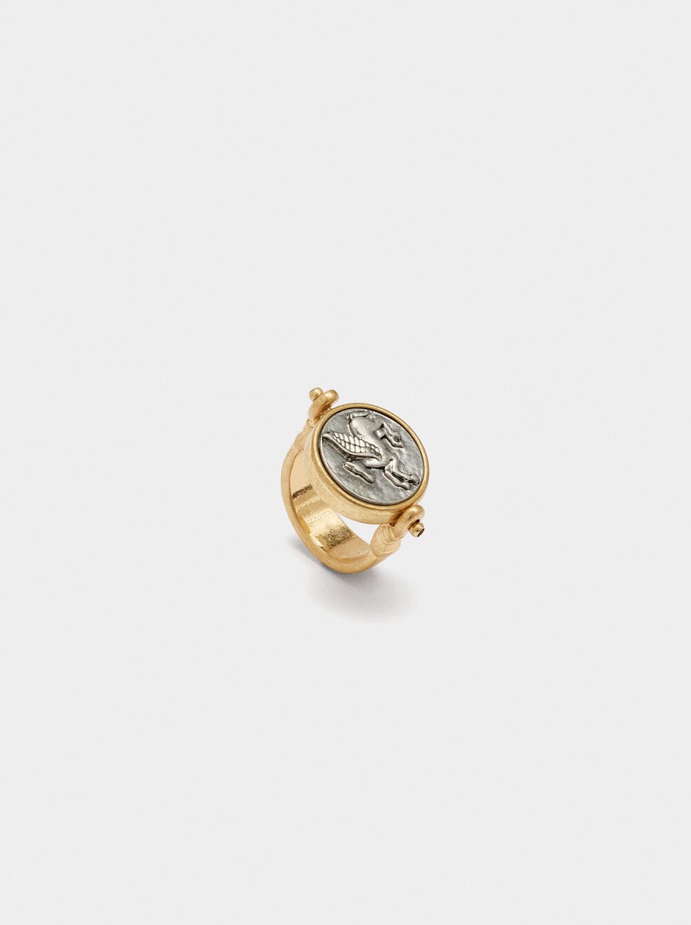 Bicolor ring with coin