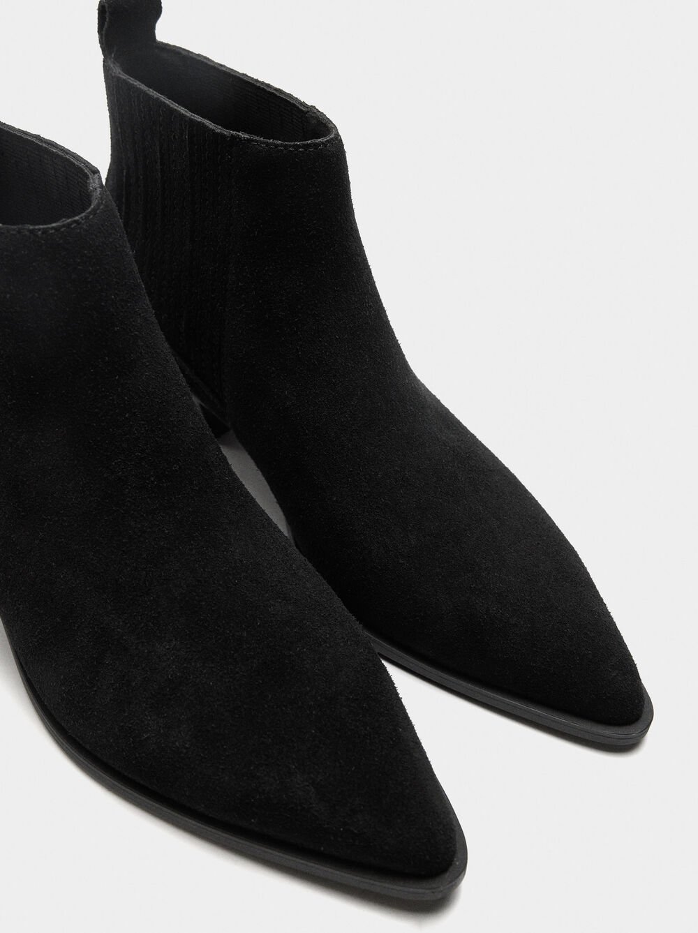 Leather ankle boots with heels