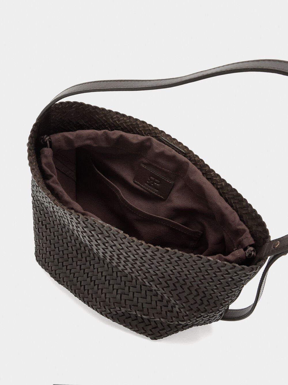 Shoulder bag with braided leather