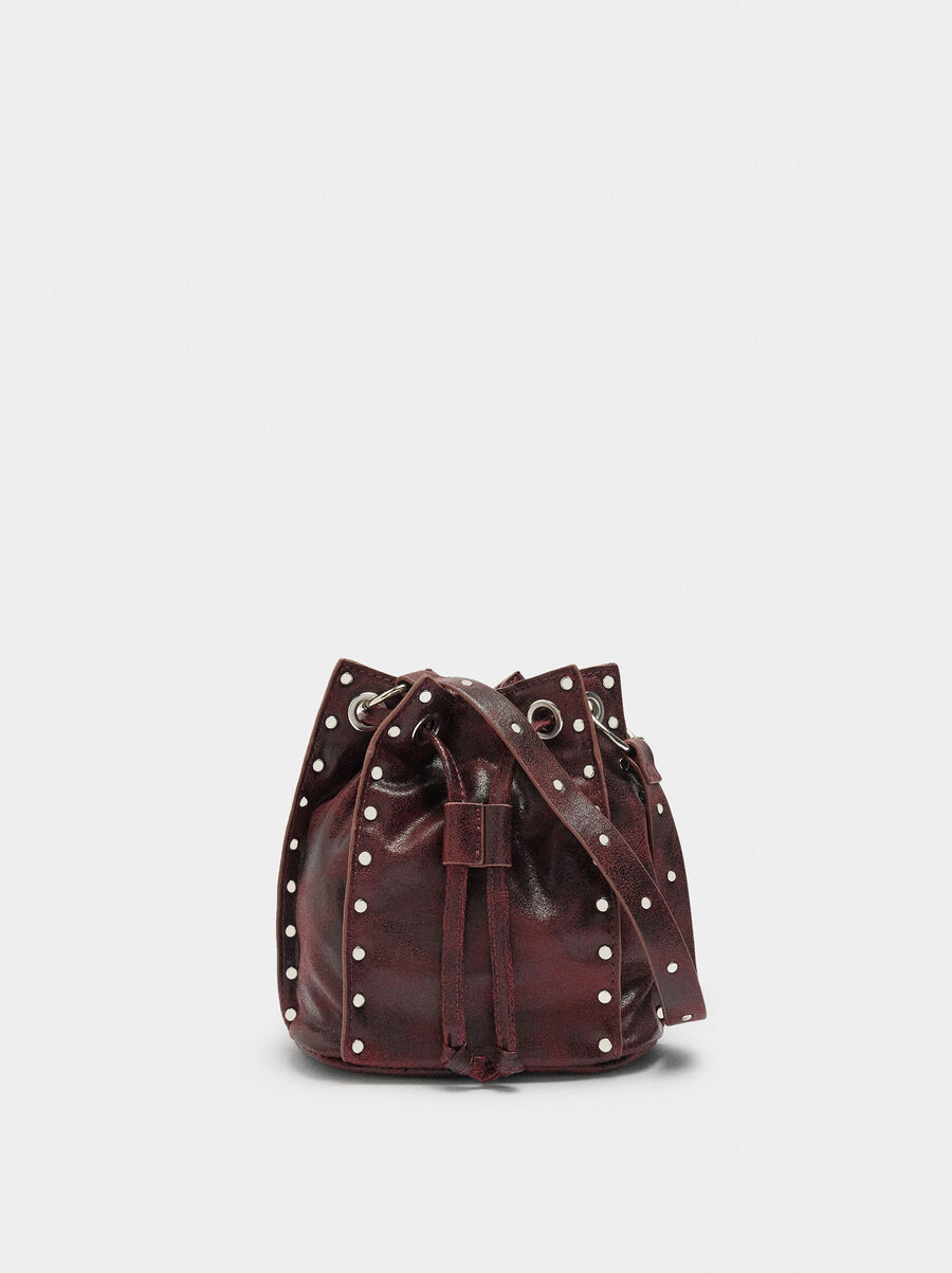 Shoulder bag with studs 