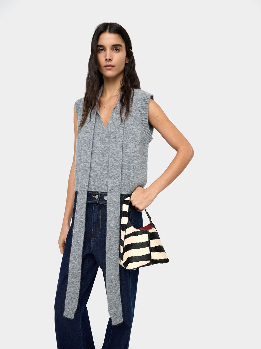 Bolso bombonera de piel con contraste