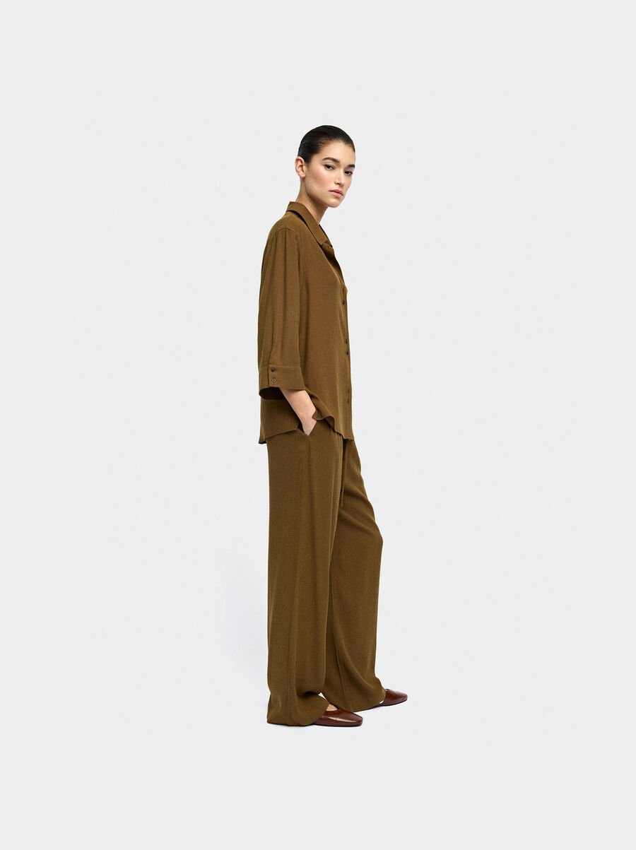 Trousers of lyocell with elastic waist