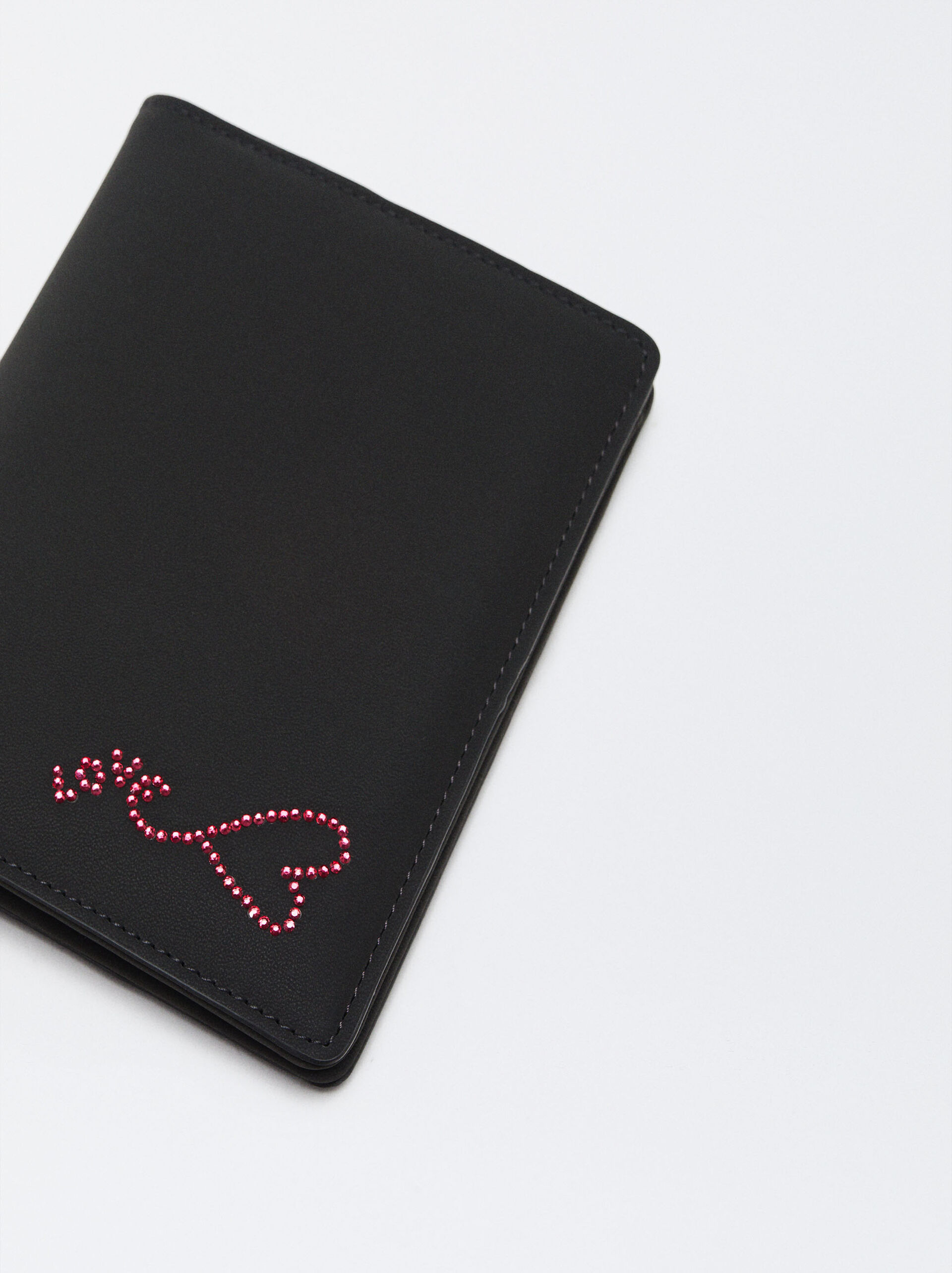 Passport Cover With Heart image number 1.0