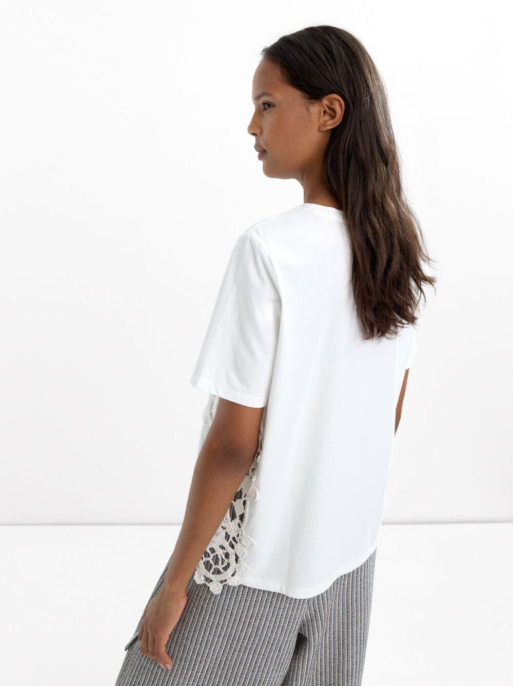 100% cotton embroidered T-shirt
