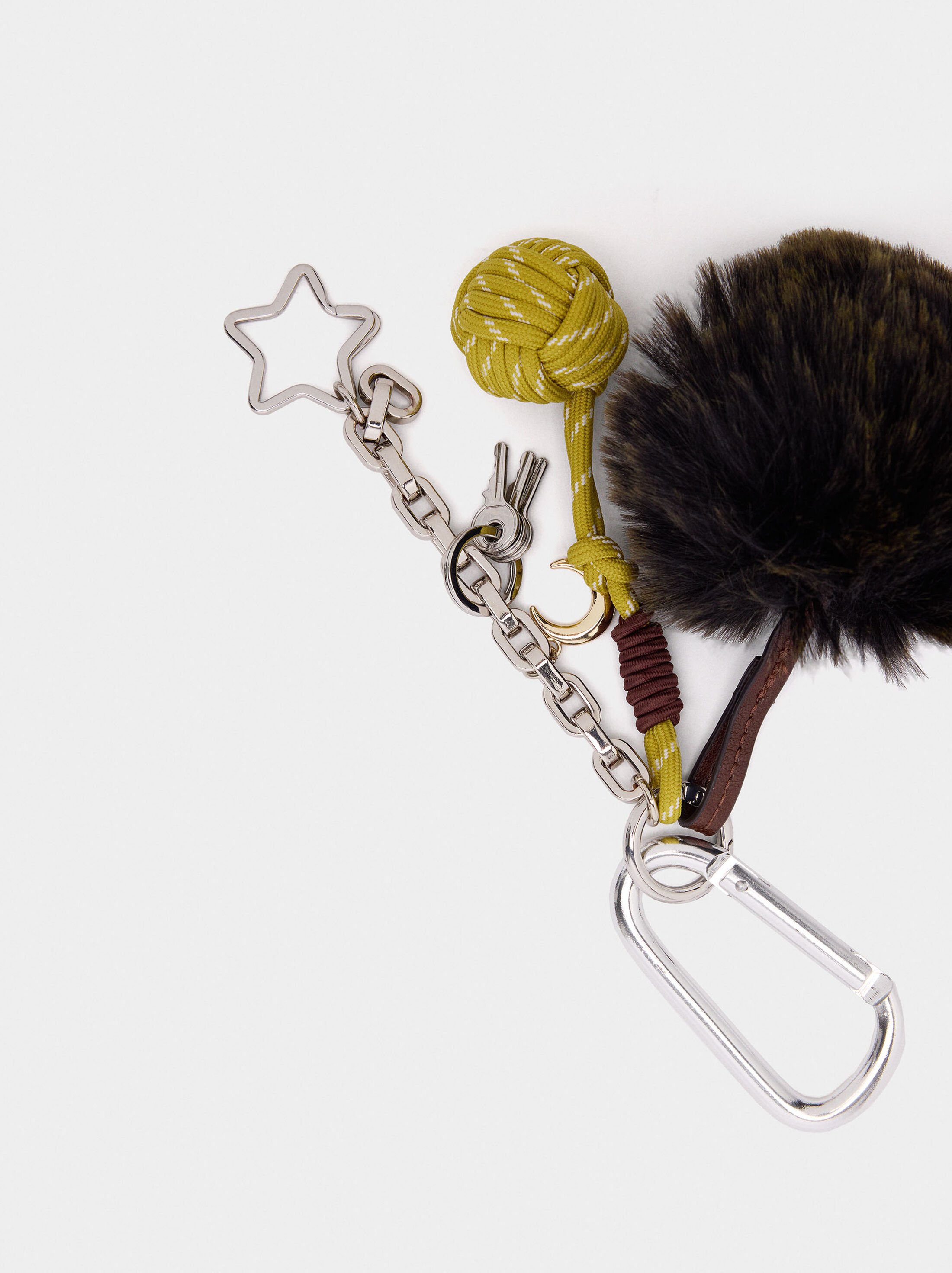 Keychain charm with pompom and star  image number 1.0