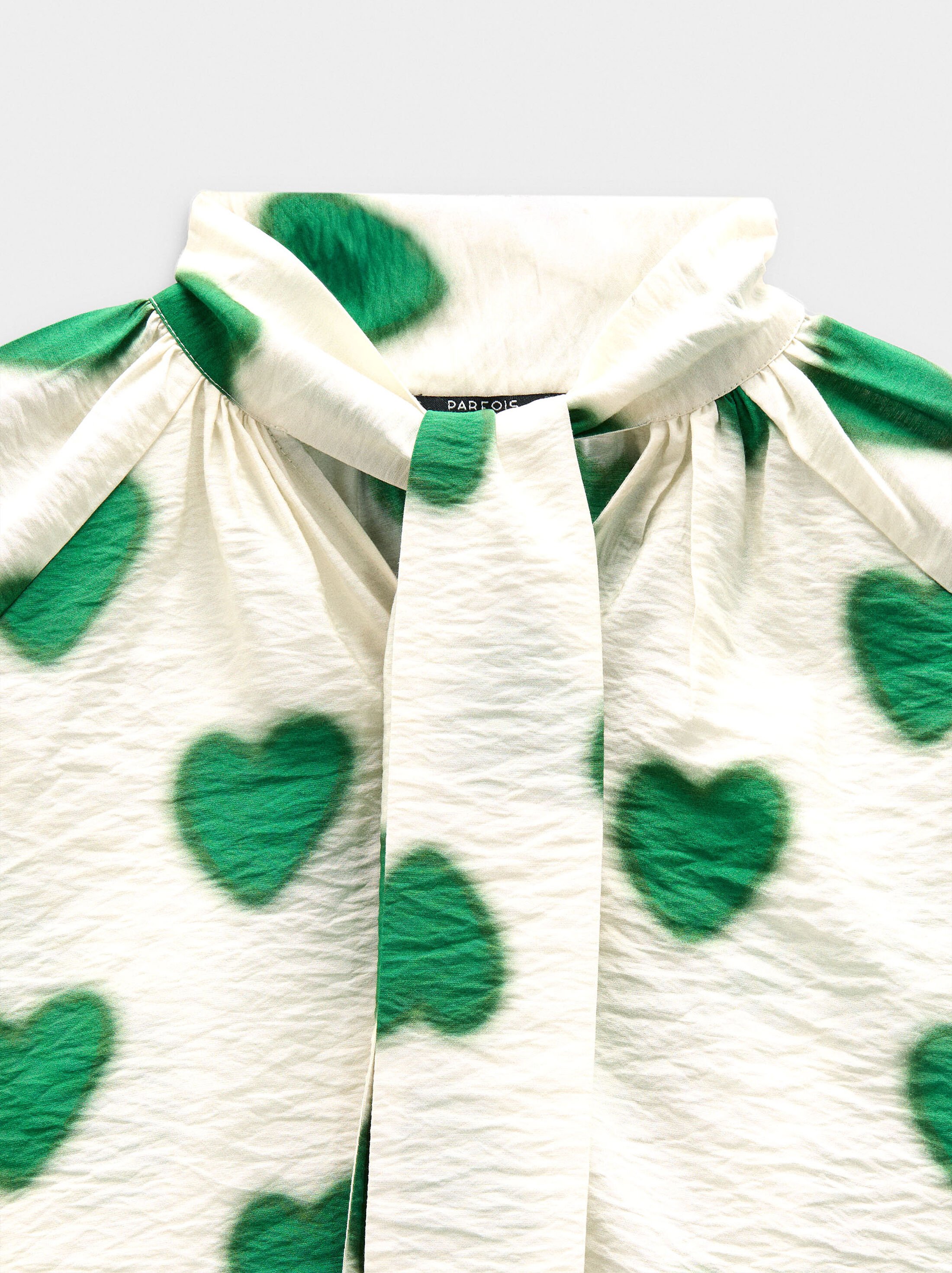 Blouse with hearts image number 5.0