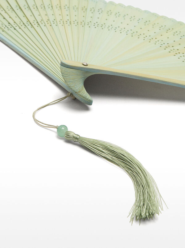 Bamboo perforated fan
