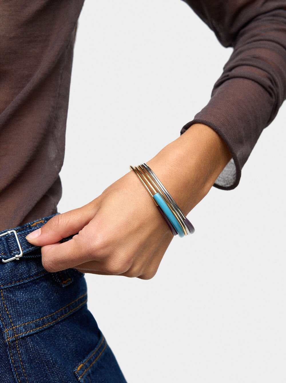 Set of bracelets with enamel