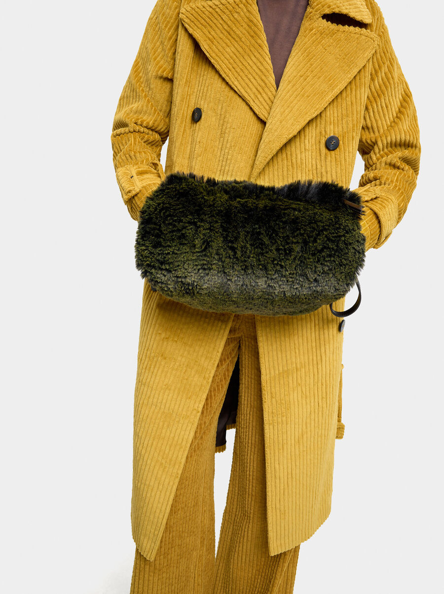 Bolso de mano efecto pelo