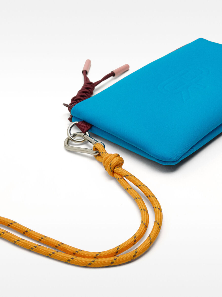 Bolsa multifuncional con cordón