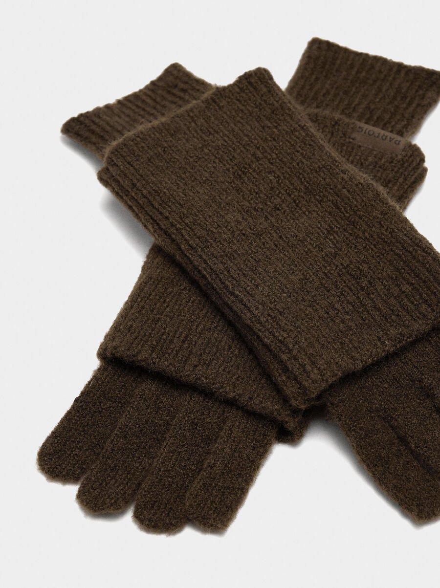 Knit gloves
