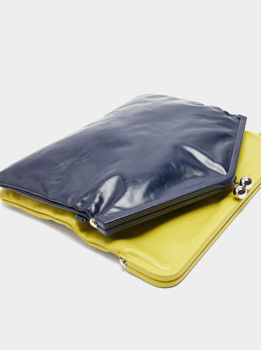 Double envelope bag in bicolour leather