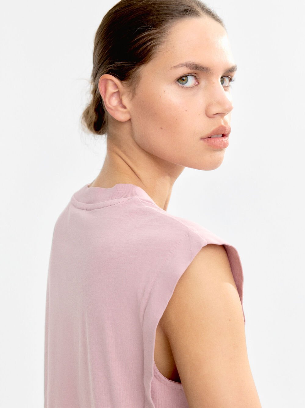Sleeveless T-shirt 100% cotton