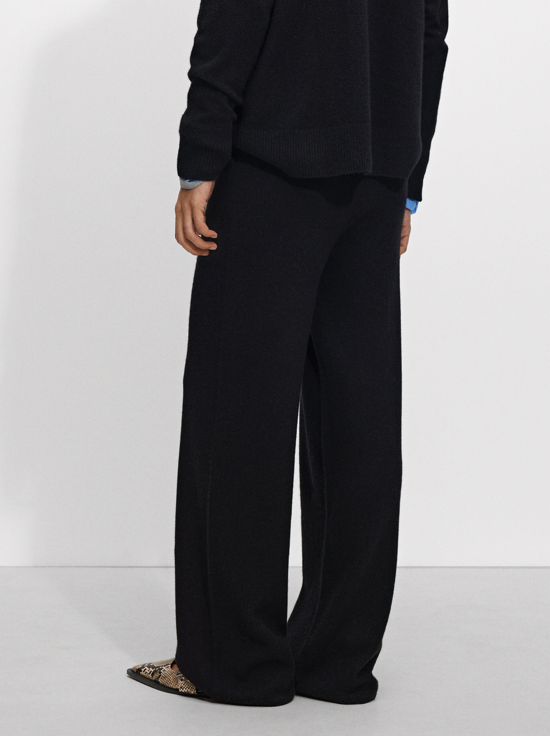 100% cashmere trousers image number 4.0