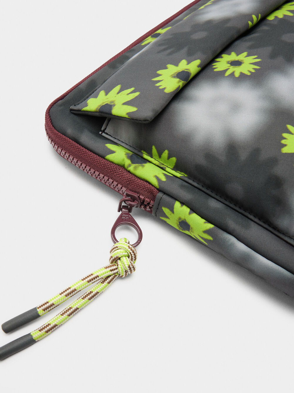 Printed nylon laptop cover