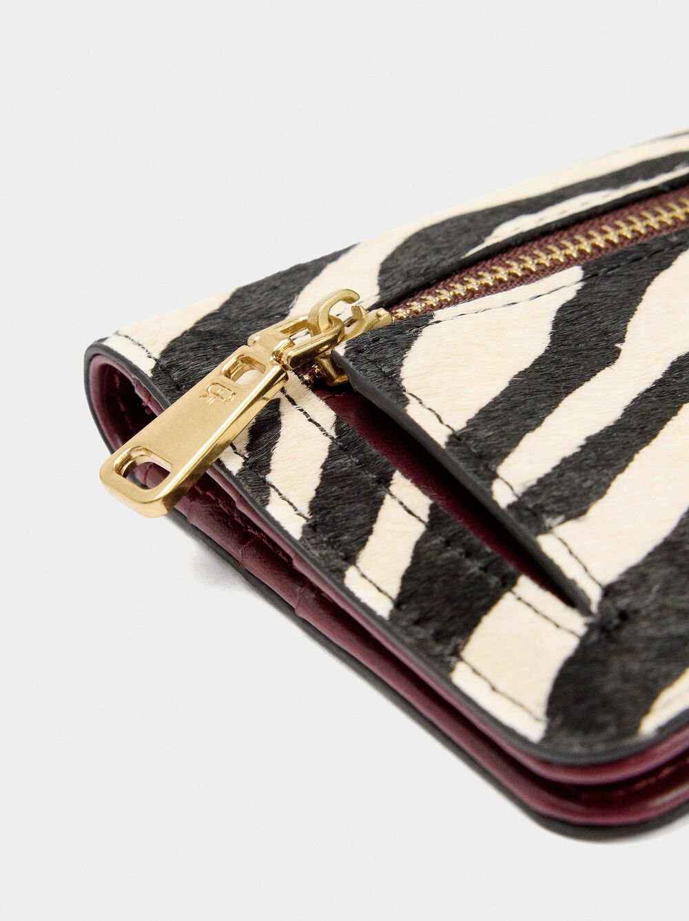 Wallet with leather contrast L