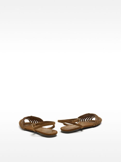 Flat leather sandals with straps