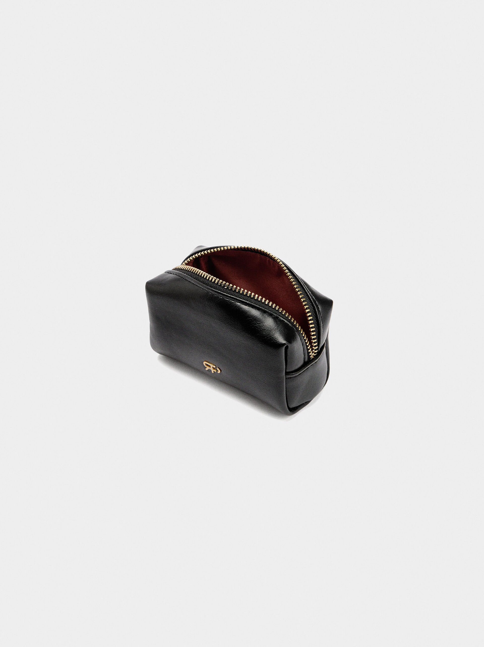 Coin purse with varnished effect image number 3.0