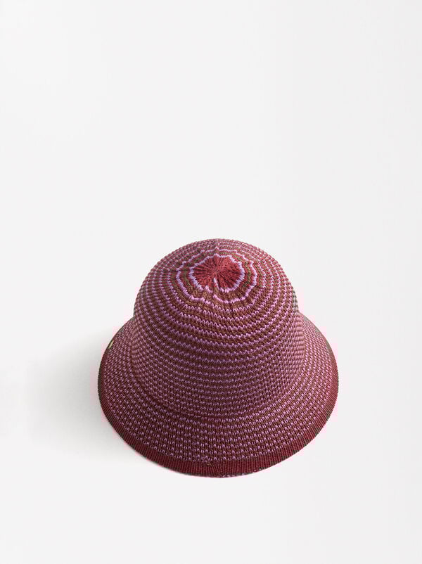 Bicolor knit bucket hat