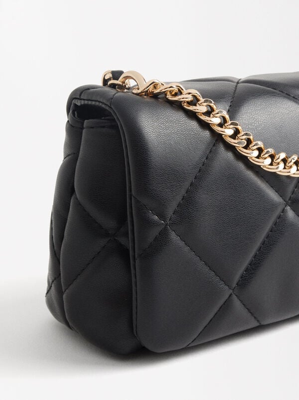 Shoulder bag with chain