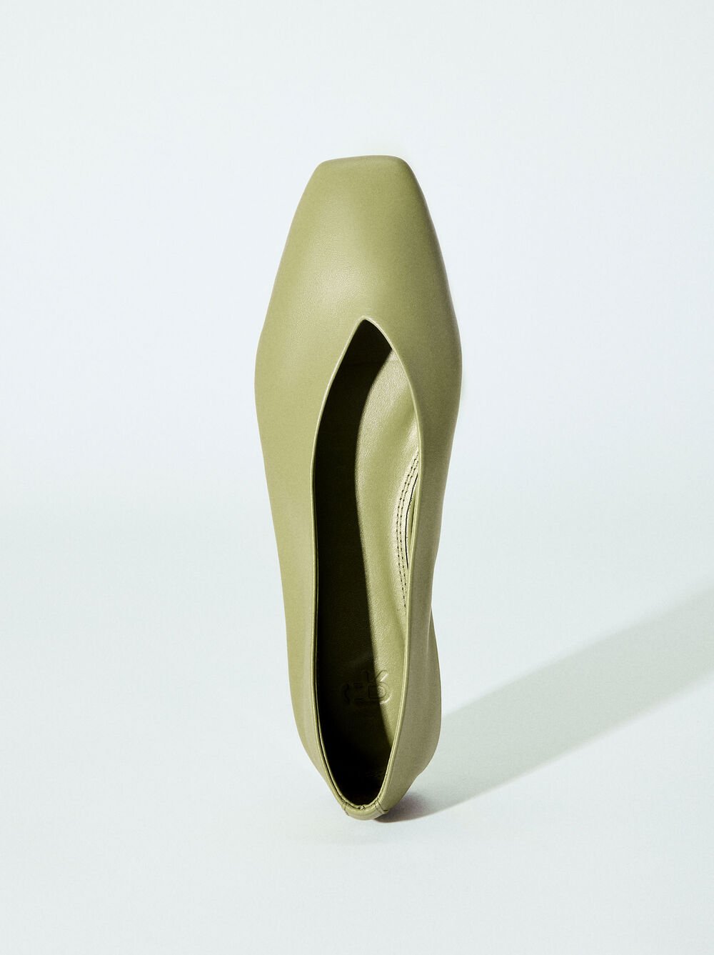 Plain leather ballet flats