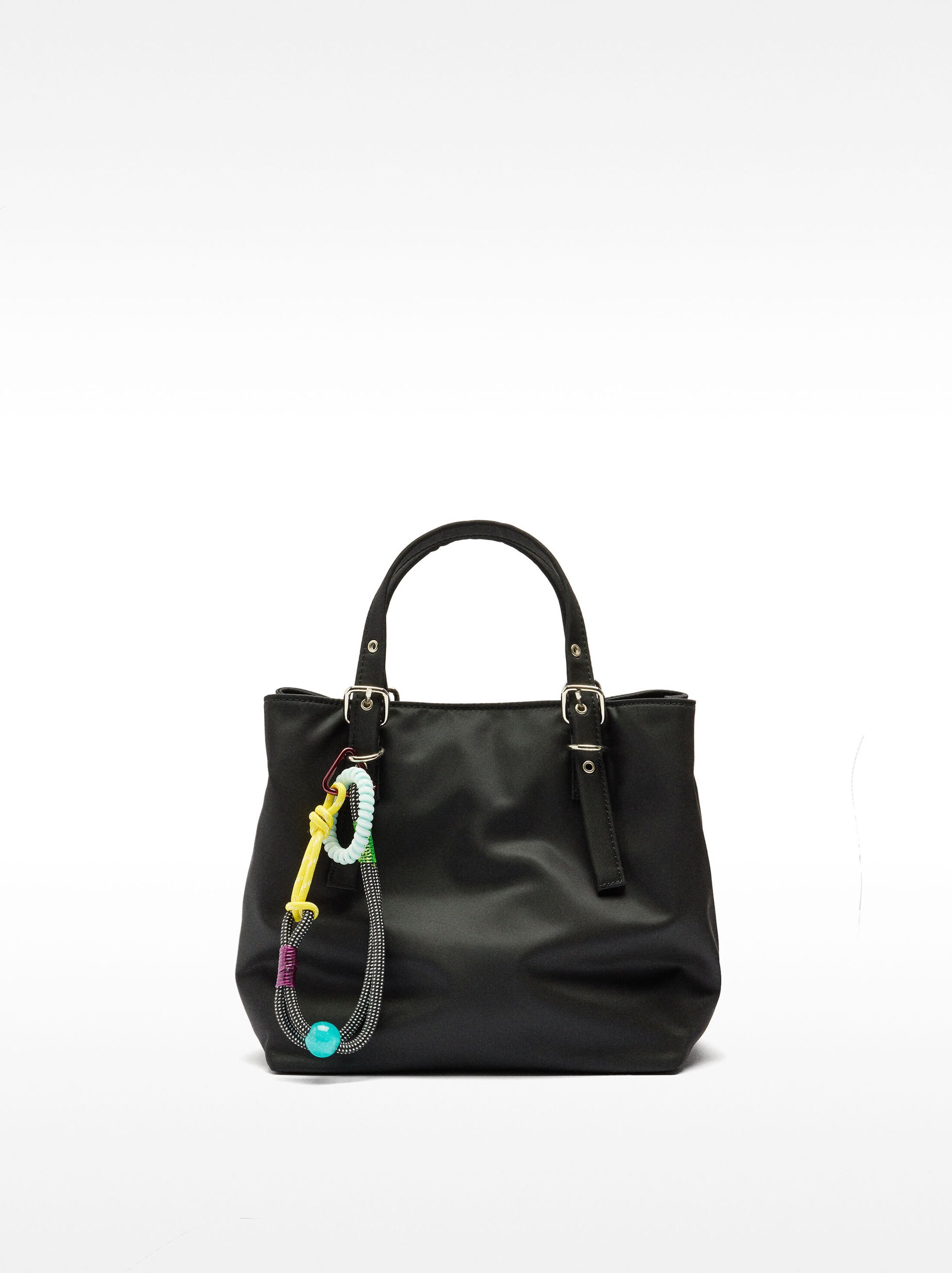 Bolso tote de nylon con colgante image number 0.0