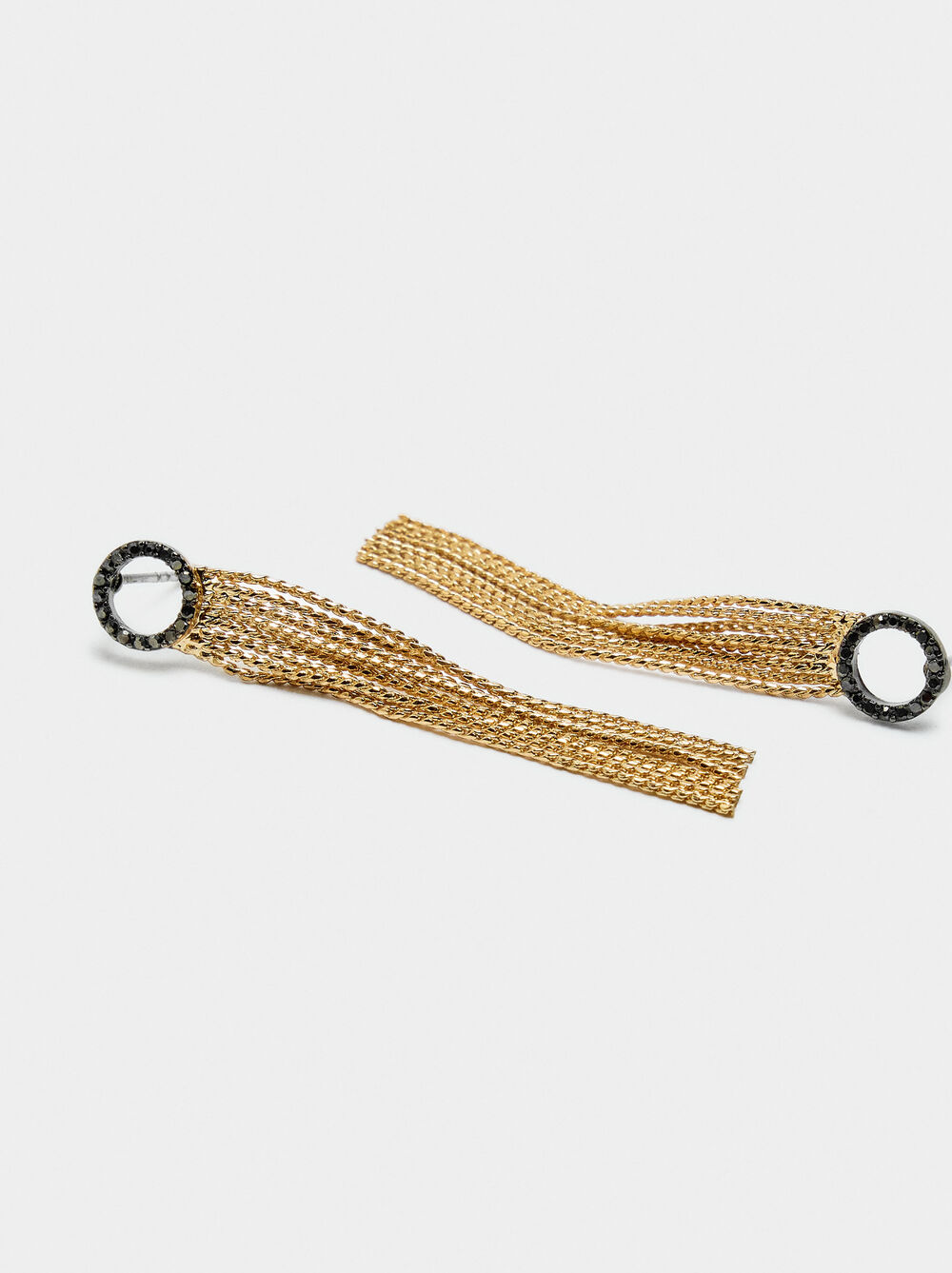 Long earrings with hoops and metal wires