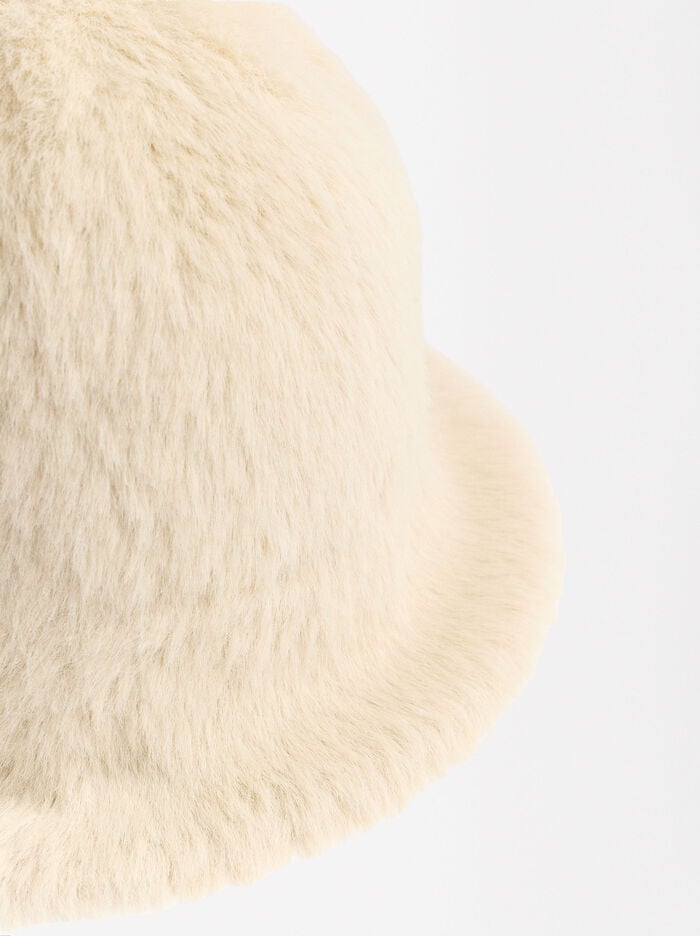 Faux fur bucket hat