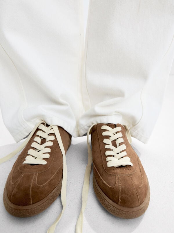 Retro leather sneakers