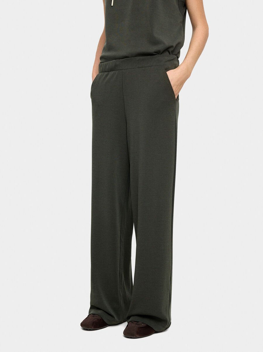 Trousers with elastic waist soft touch