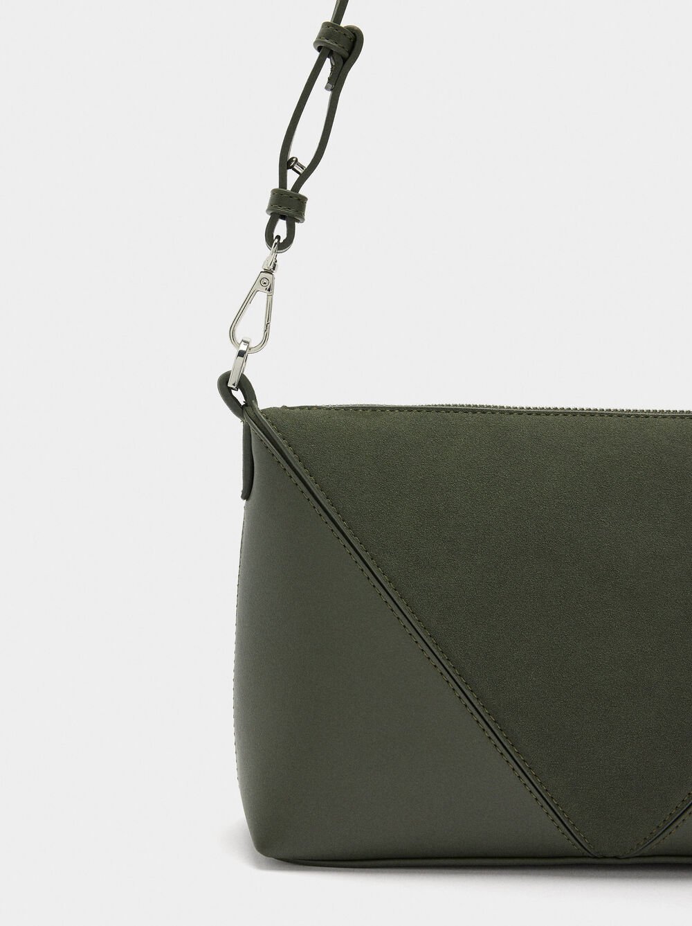 Crossbody bag contrast of textures