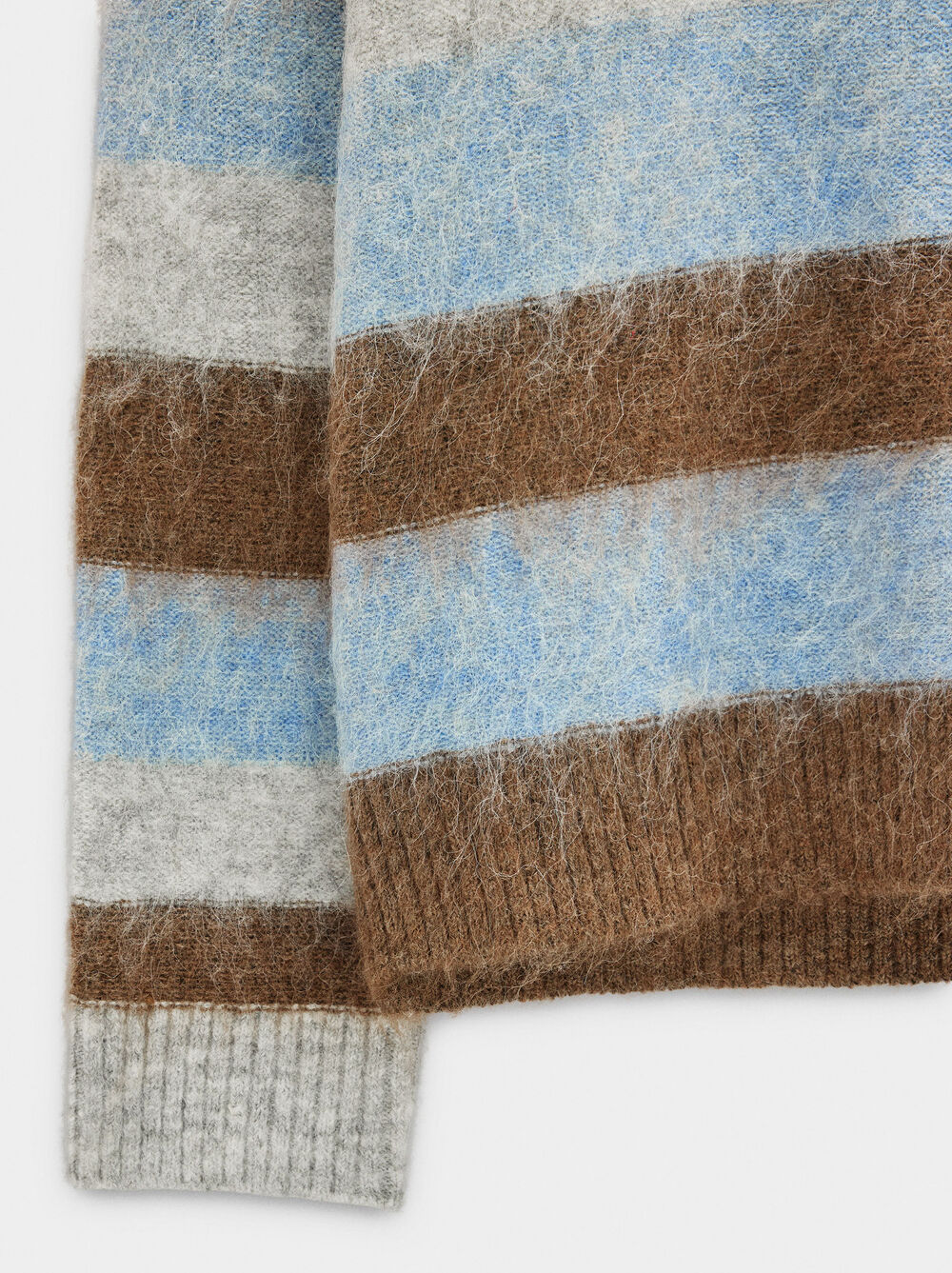 Sweater in knit with stripes