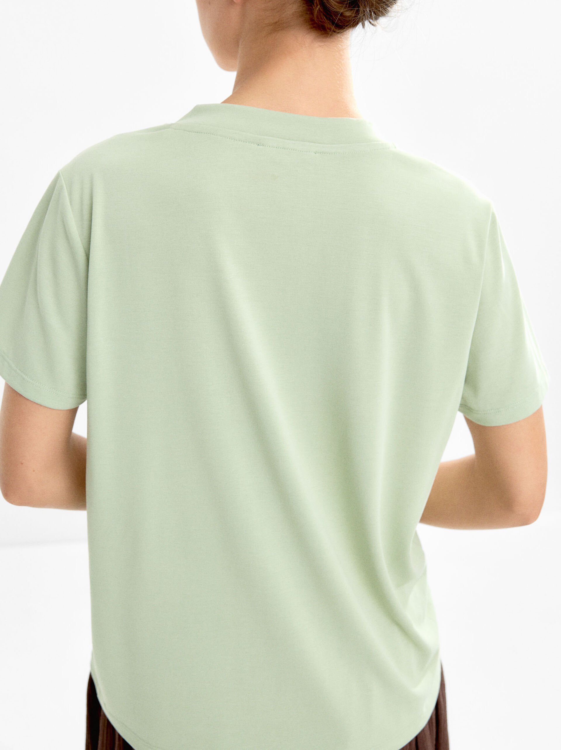 V-neck basic T-shirt image number 3.0
