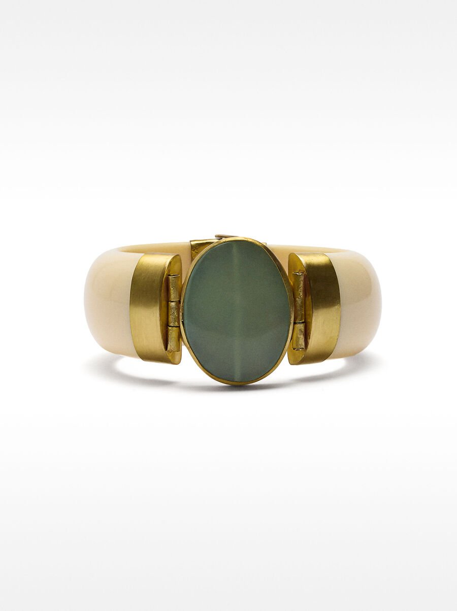 Bracelet with stone and resin