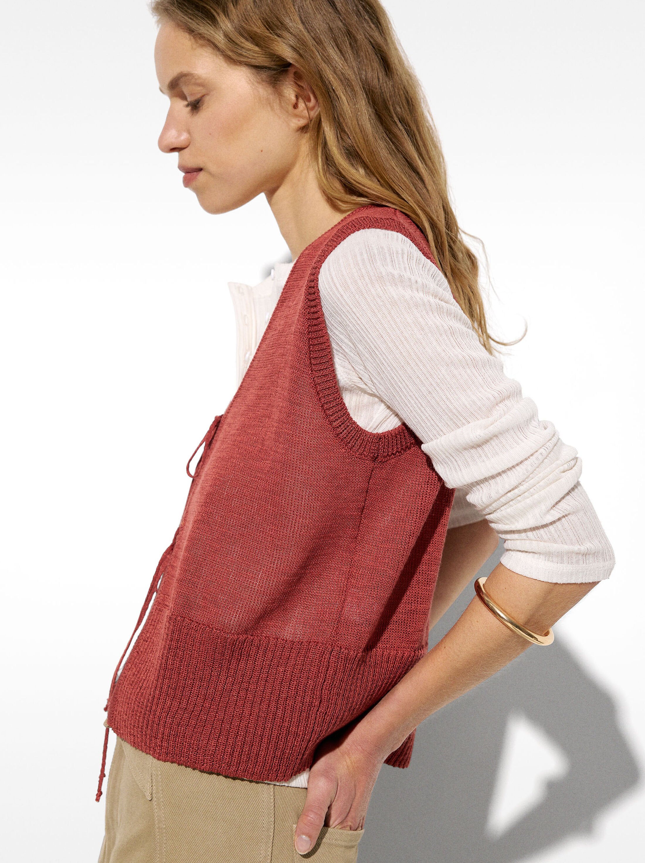 Knit vest image number 2.0