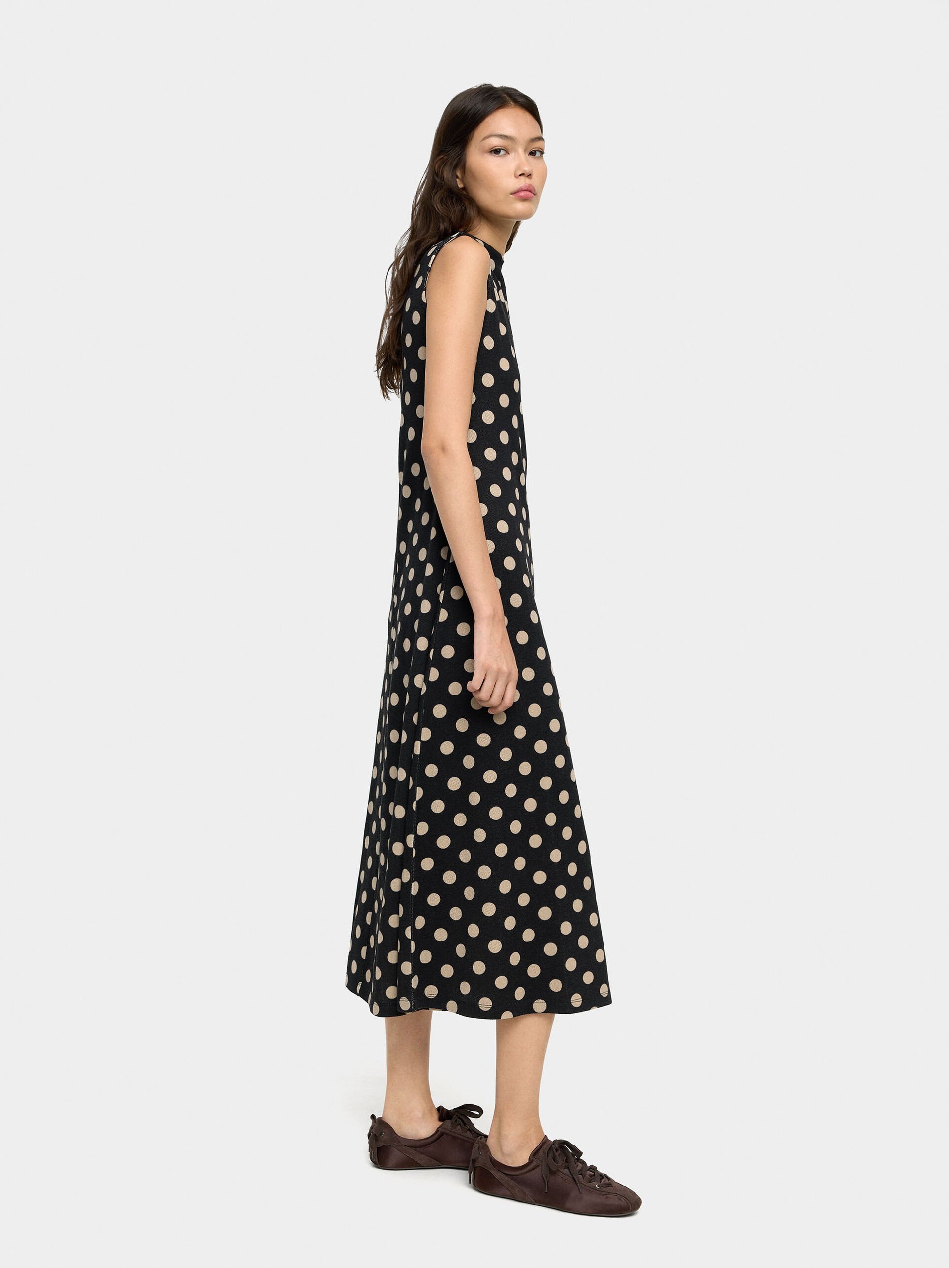 Long dress with polka dots image number 1.0
