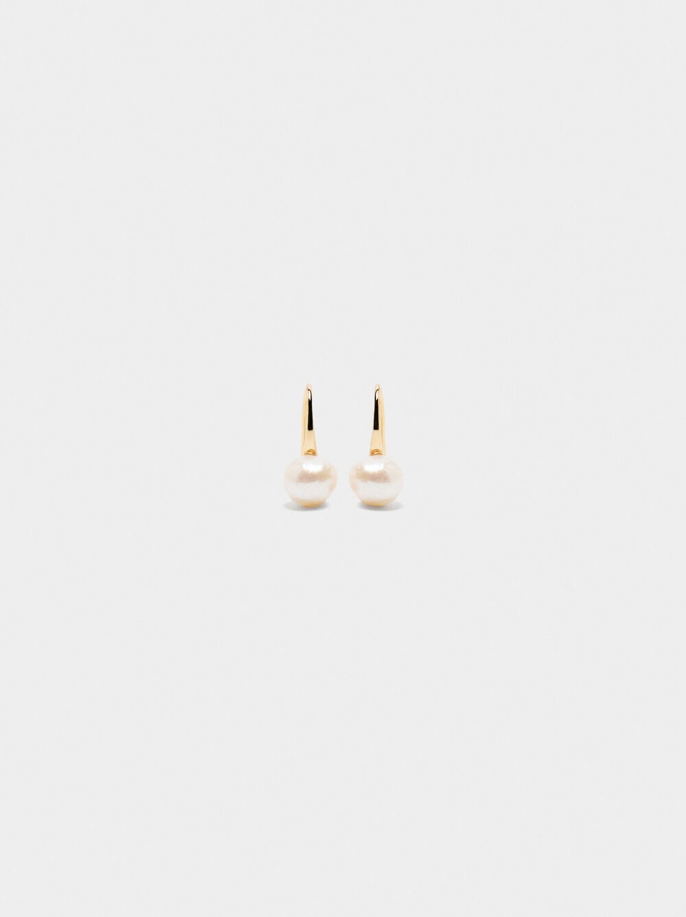 Boucles d'oreilles courtes avec perles d'eau douce 