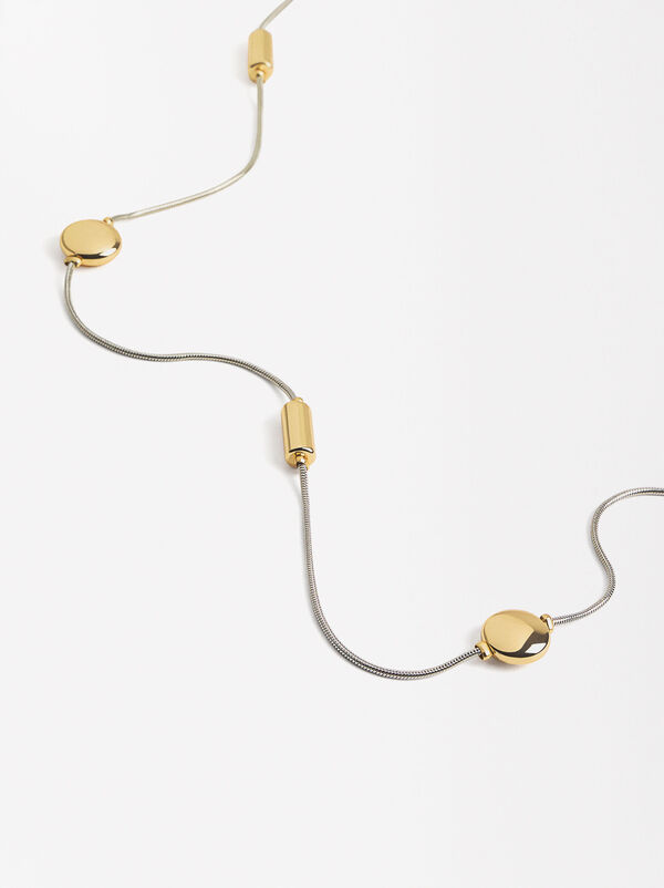 Long necklace with metallic details