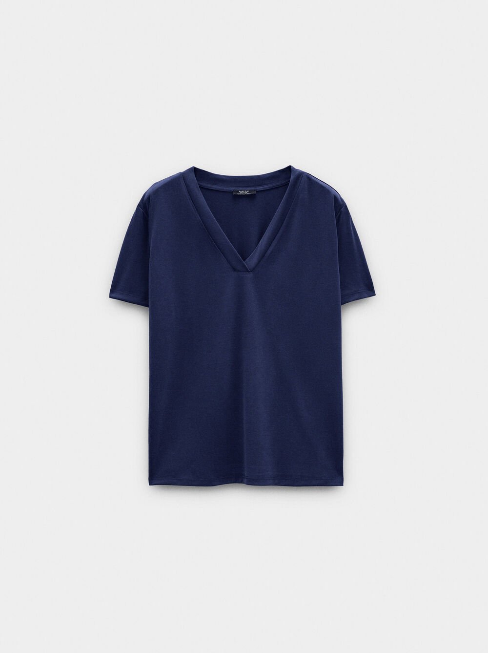 Camiseta básica cuello pico