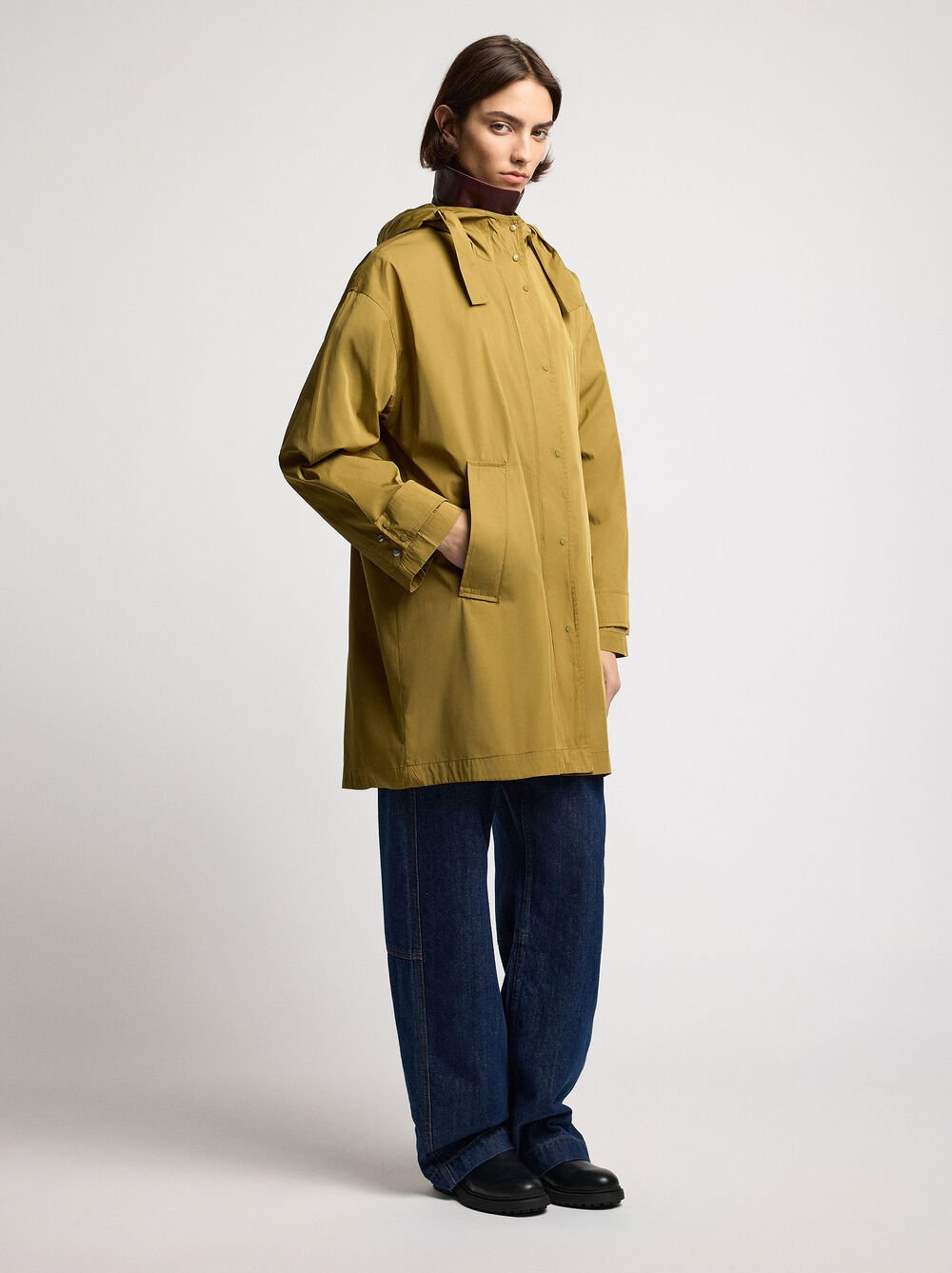 Light parka with hood