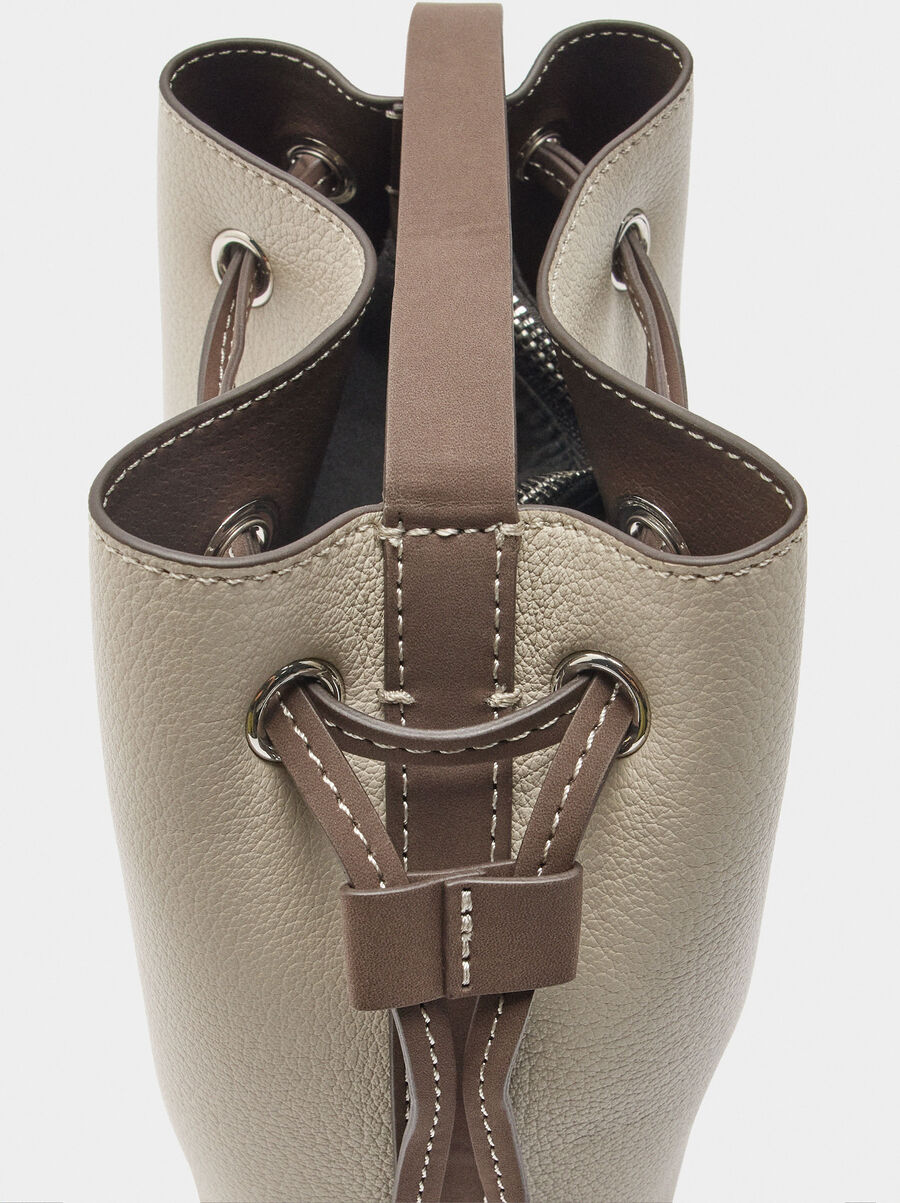 Bolso bandolera con cordón