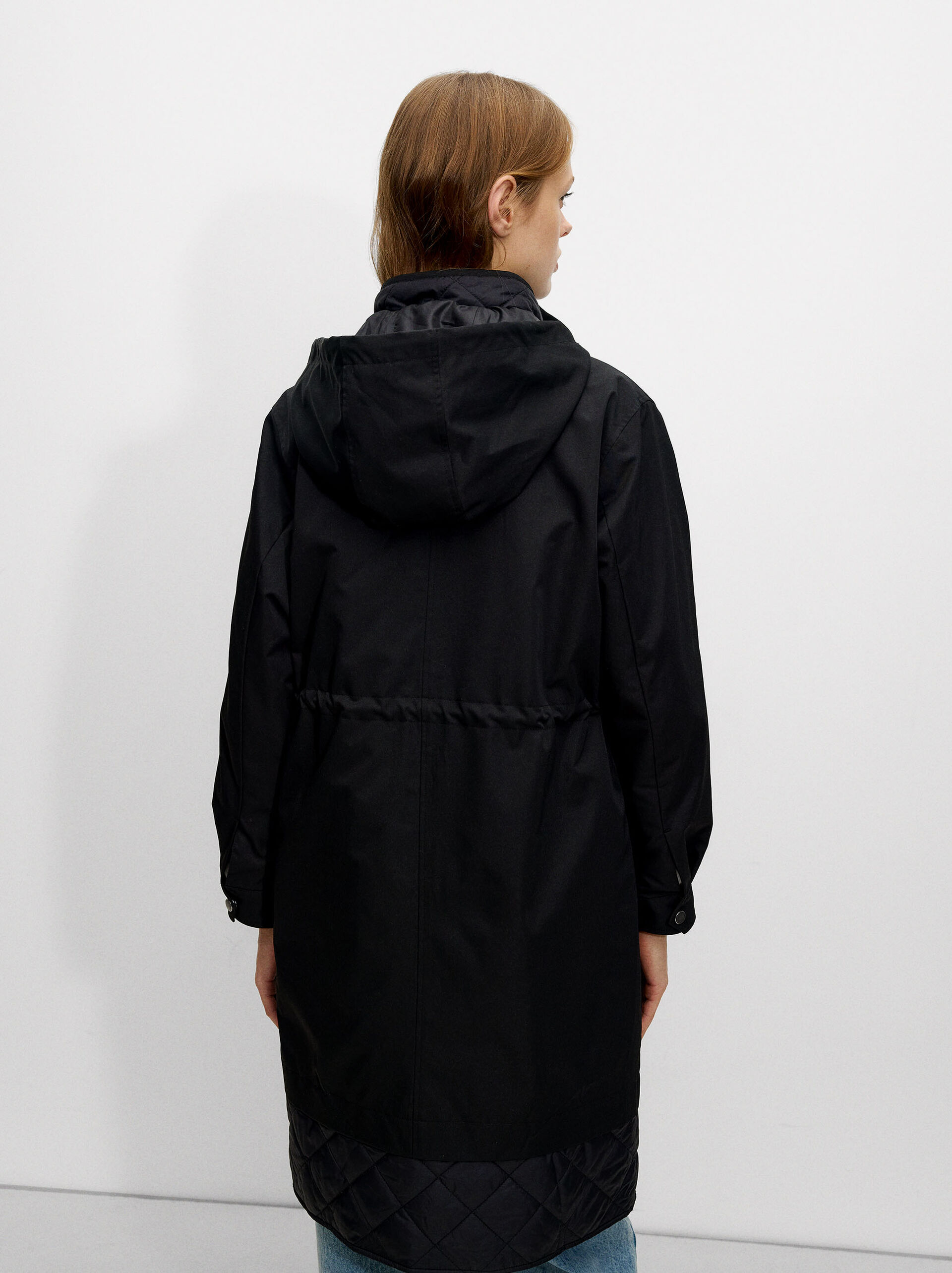 Parka with hood and pockets image number 3.0