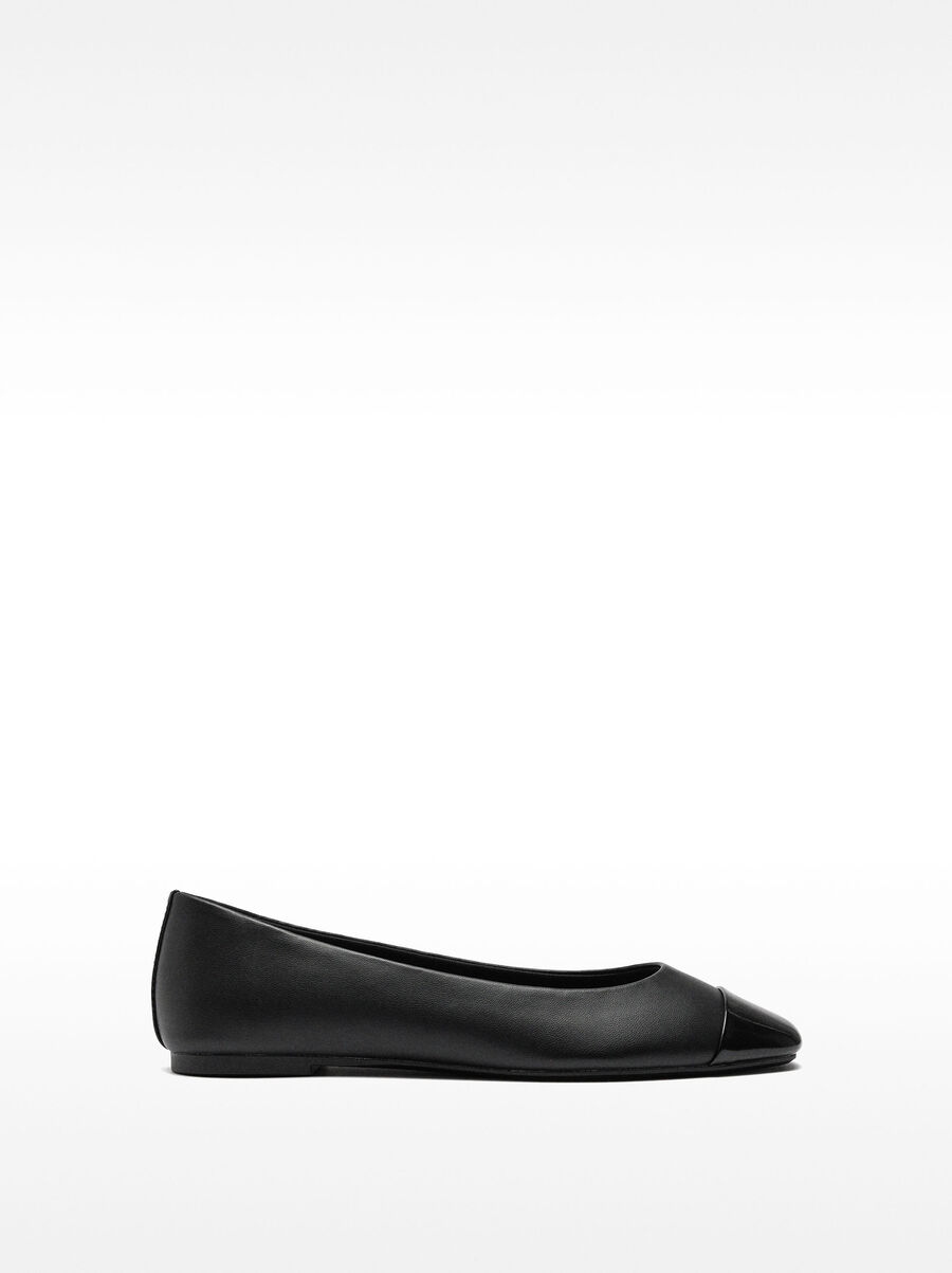 Contrast ballet flats 