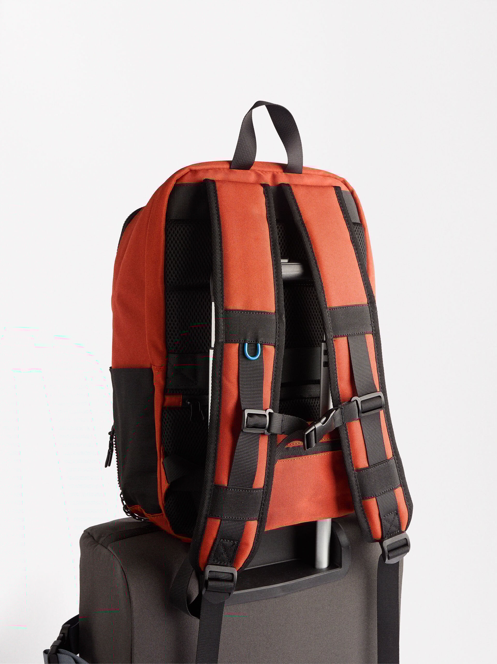 Mochila de cabina de nylon image number 4.0